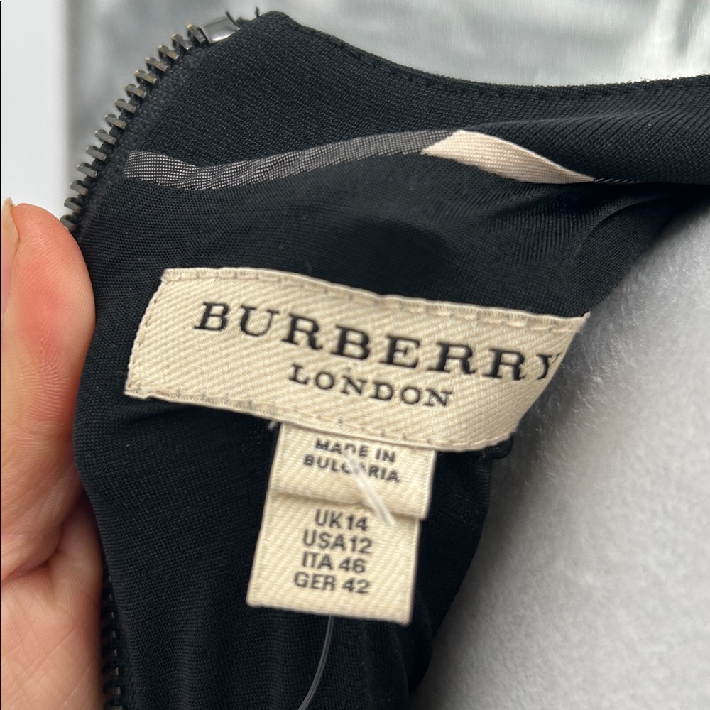 Burberry London Ruched Sheath Dress Black Size 12 Midi V-Neck Designer Bodycon - Picture 2 of 11